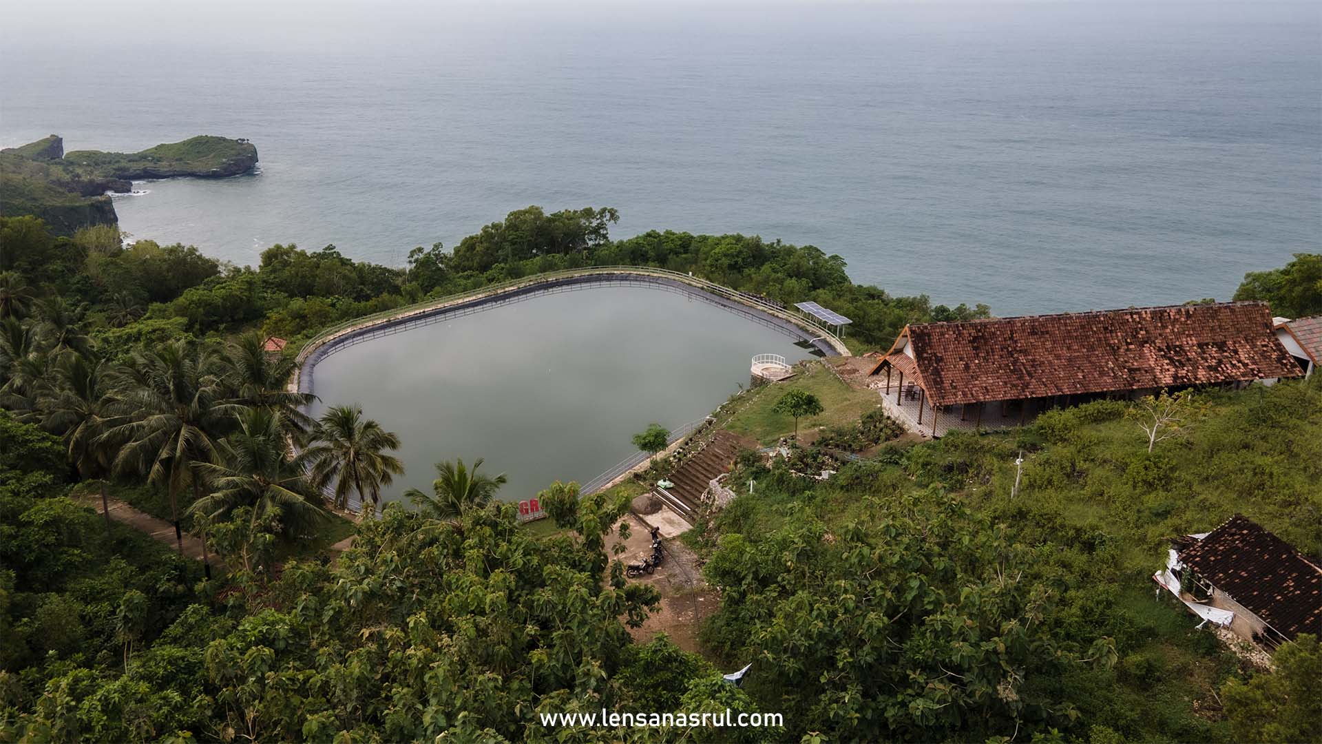 Embung Grigak, Pesona Embung di Tepi Laut Gunungkidul