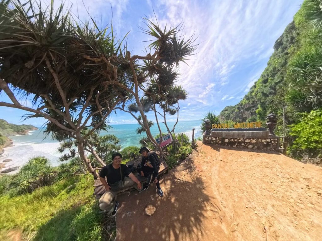 pantai watunene